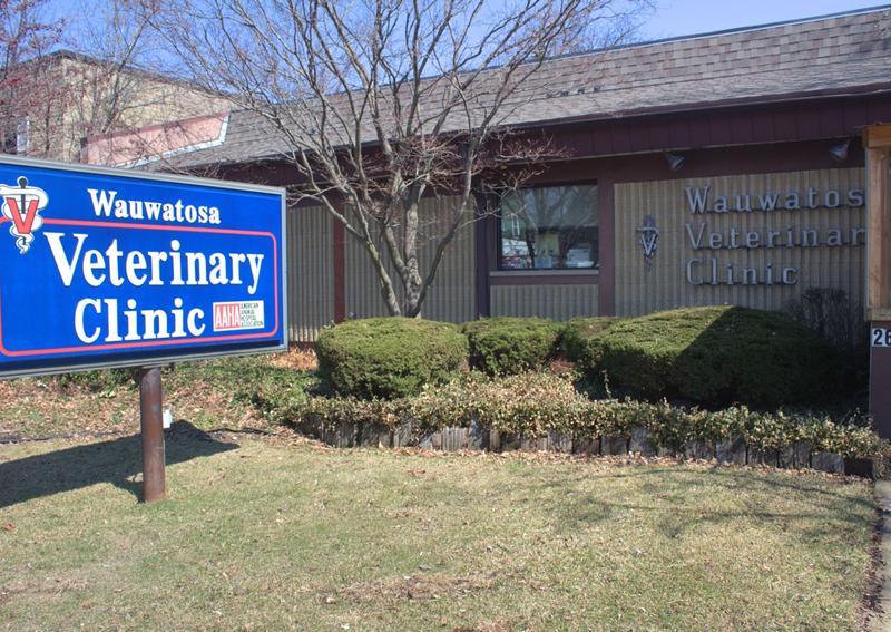 Carousel Slide 12: Wauwatosa Veterinary Clinic building